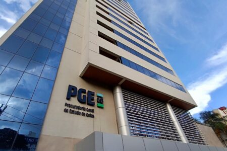 PGE-GO abre concurso público para procurador do Estado com salários de R$ 39 mil