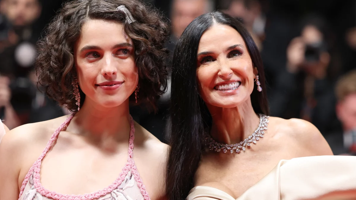 O Festival de Cinema de Cannes ficou louco com o impressionante, nauseante, desafiador e hilário “The Substance” – um thriller de terror corporal da diretora francesa Coralie Forgeat, estrelado por Demi Moore e Margaret Qualley – na noite de domingo com uma ovação de pé de 13 minutos.