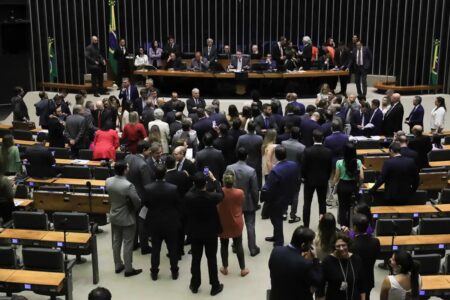 Congresso aprova alterações no Orçamento para facilitar apoio ao RS