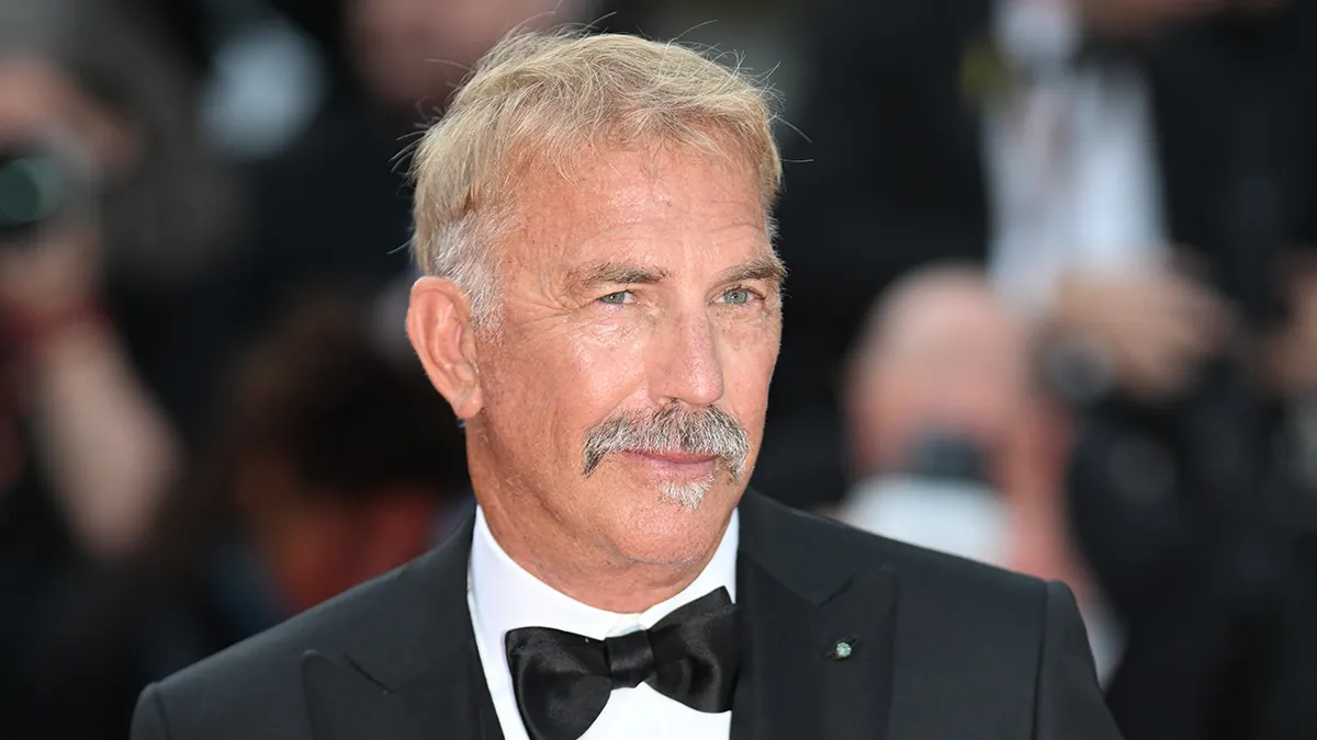 Cannes 2024: Kevin Costner se emociona ao receber 10 minutos de aplausos pelo filme ‘Horizon’