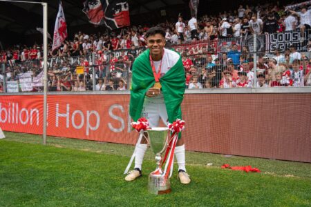 Baltazar comemorando título pelo FC Sion