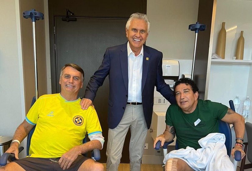 Caiado visita Bolsonaro no hospital em São Paulo 