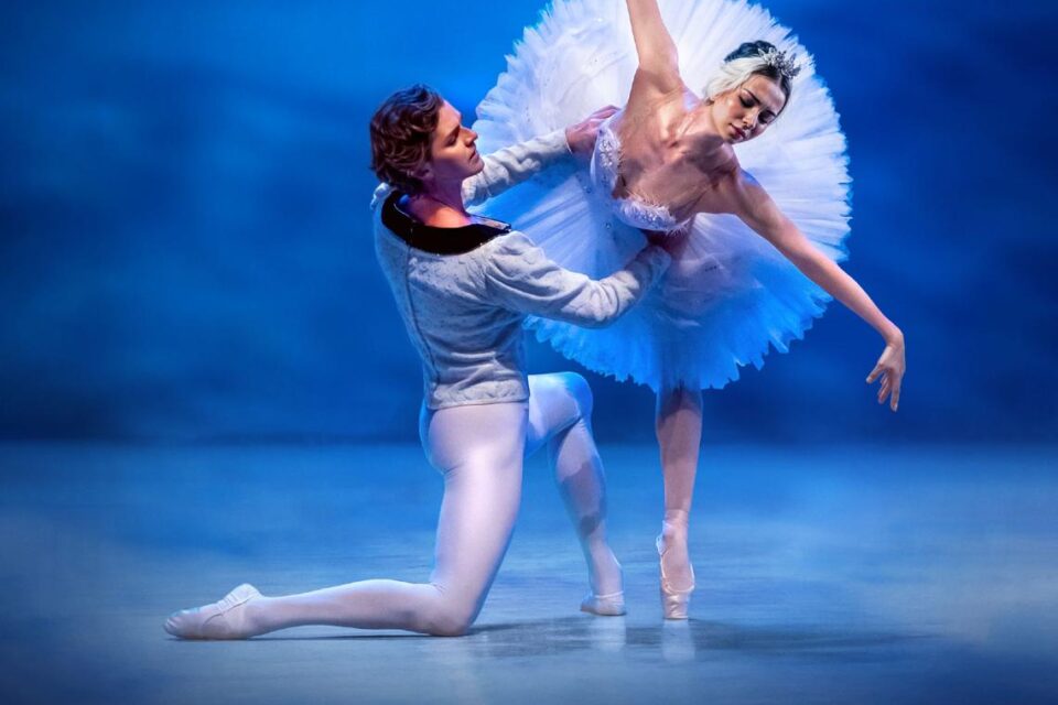 Ballet de St. Petersburg desembarca em Goiânia com o espetáculo ‘O Lago Dos Cisnes’