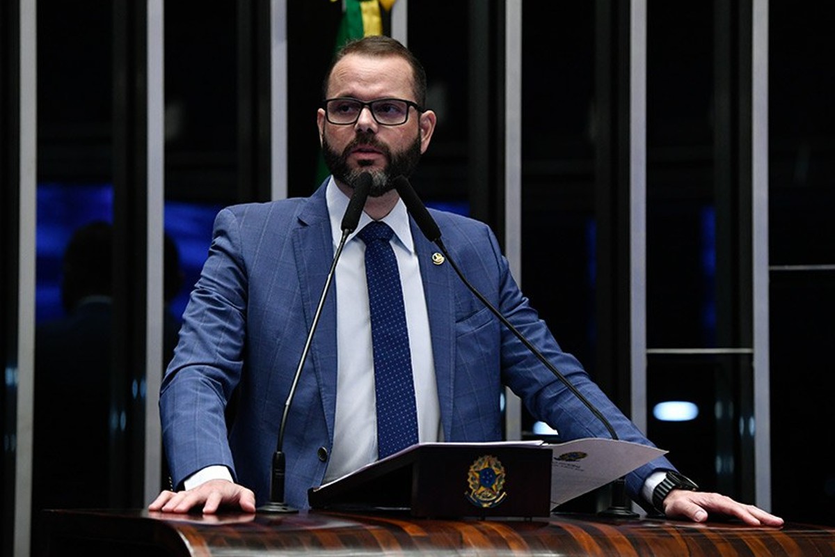 Senador bolsonarista pede desculpas por ter ido ao show de Madonna