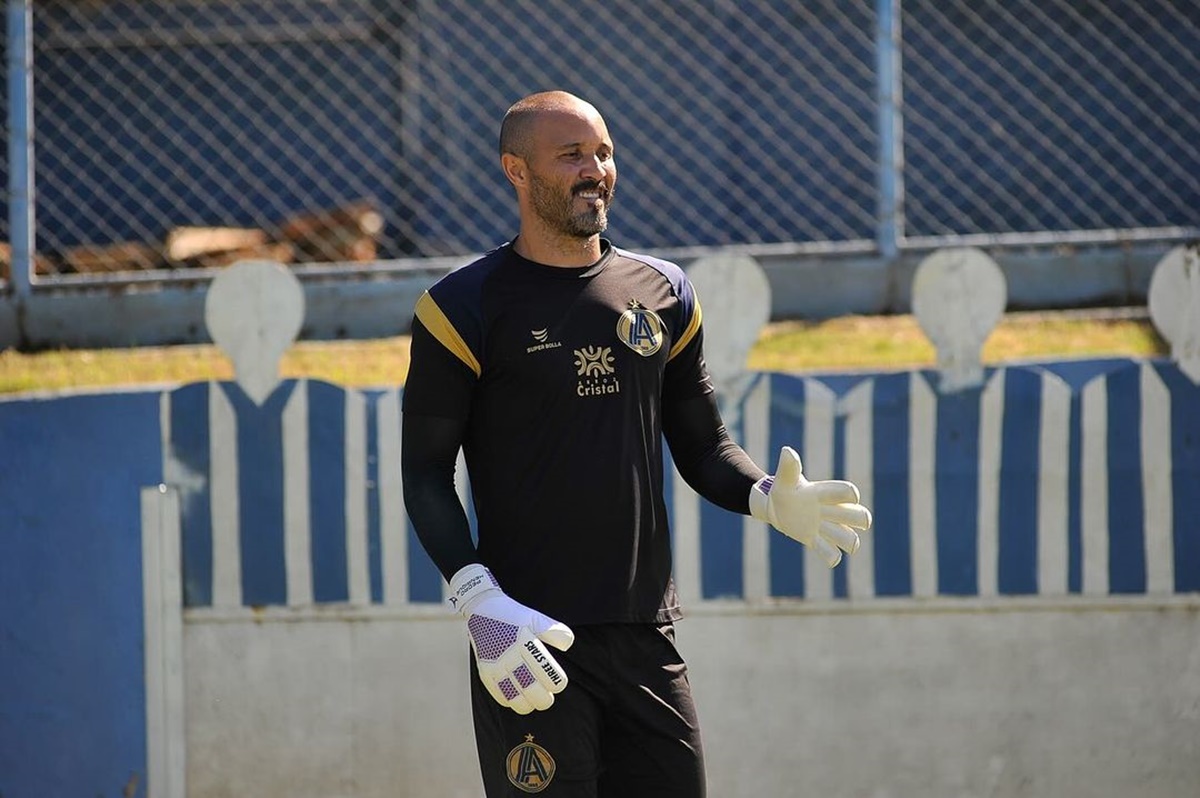 Próximo de completar 200 jogos pela Aparecidense, Pedro Henrique fala sobre evolução do clube