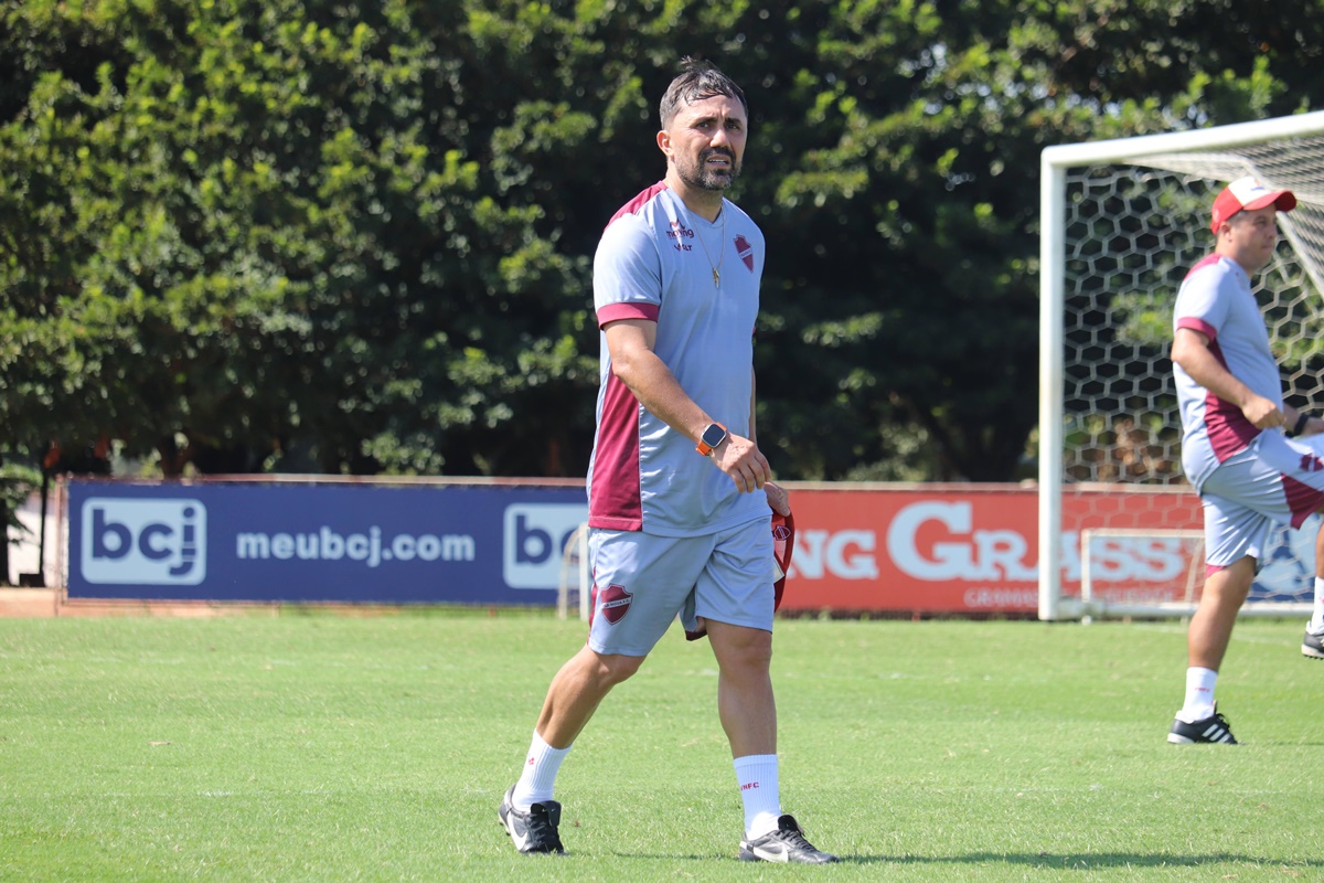 De olho na primeira vitória como visitante na Série B, Vila Nova deverá ter uma alteração na equipe titular