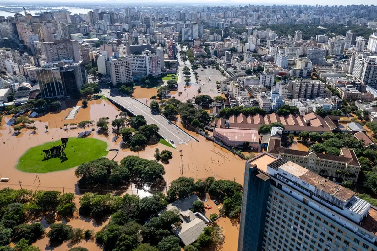 Chuvas diminuem no RS, mas frio intenso e elevação do Guaíba preocupam