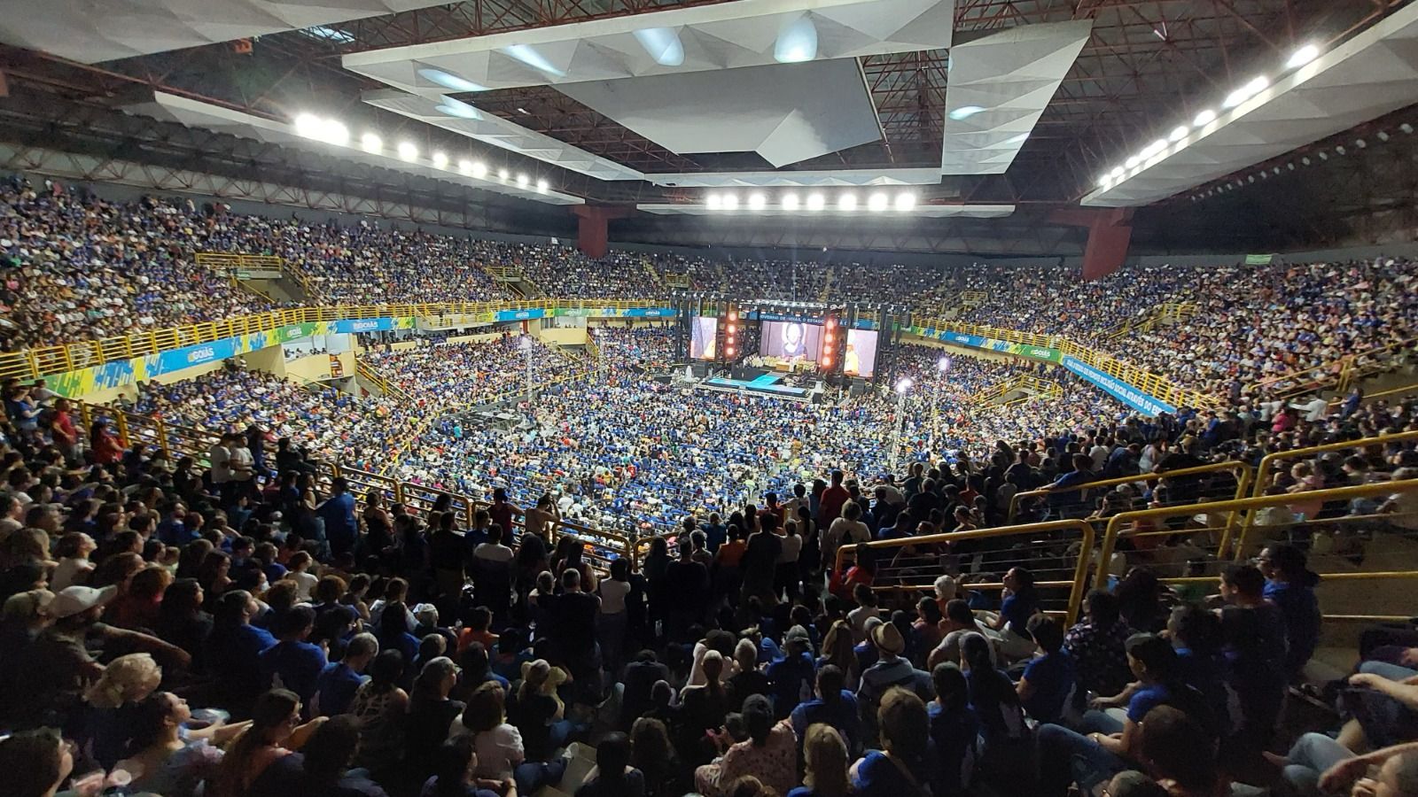 Totus Tuus 2024 reuniu mais de 25 mil pessoas no Goiânia Arena