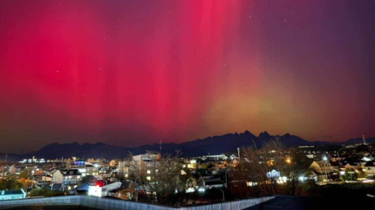 Aurora boreal causada por tempestade solar (Foto: Reprodução)
