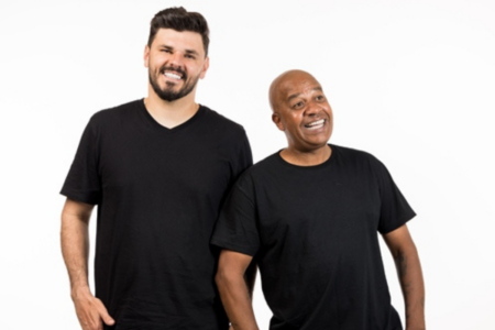 Toninho Tornado e Neto Thomaz apresentam stand-up "Os Calabresos" (Foto: divulgação)