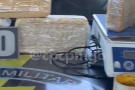 PM prende suspeito de tráfico que guardava drogas na casa da mãe, em Goiânia