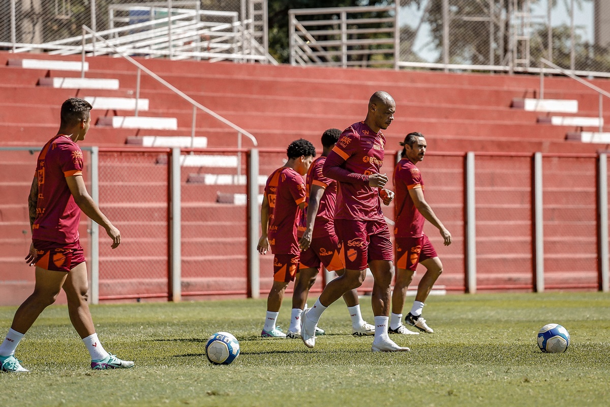 Em busca da primeira vitória como visitante na Série B, Vila Nova irá até Maceió duelar contra o CRB