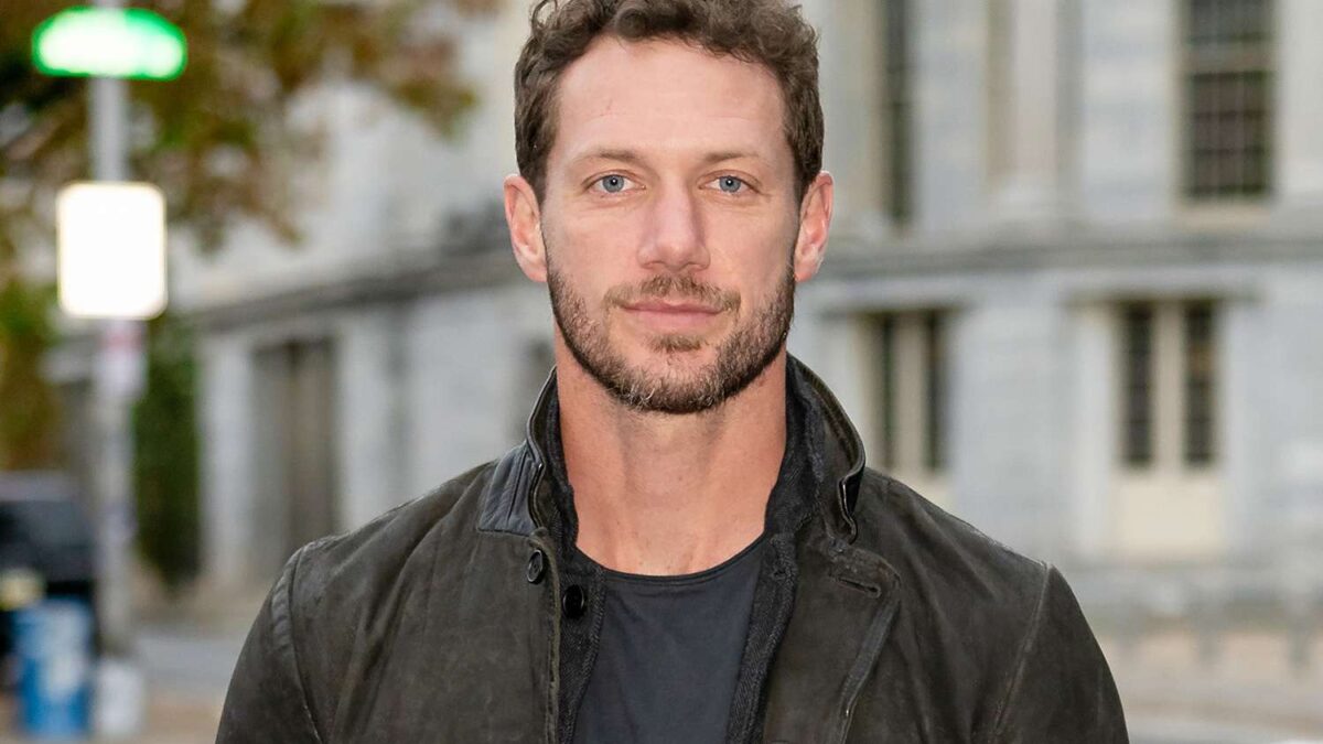 Johnny Wactor, ator mais conhecido por seu papel como Brando Corbin na novela da ABC “General Hospital”, foi baleado e morto durante uma suspeita tentativa de roubo de um conversor catalítico no centro de Los Angeles na manhã de sábado. Ele tinha 37 anos.