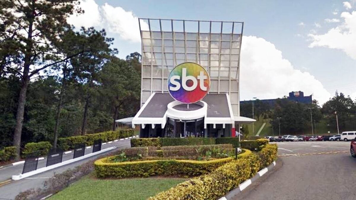 SBT investiga suposta relação sexual entre diretor e funcionário em camarim da emissora