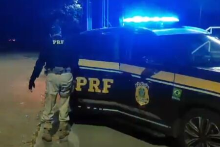 Idoso perde ônibus e é resgatado em situação de vulnerabilidade andando na BR-060, em Guapó