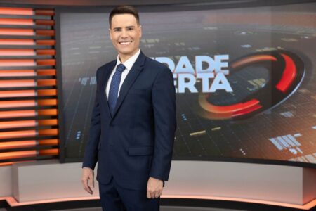 Luiz Bacci interrompe "Cidade Alerta" ao vivo devido a emergência familiar