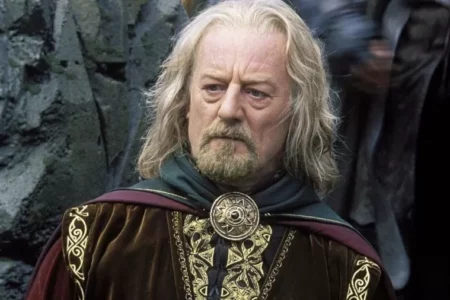 Bernard Hill, o ator conhecido por interpretar o Rei Théoden na trilogia “O Senhor dos Anéis” e o Capitão Edward Smith em “Titanic”, morreu aos 79 anos.