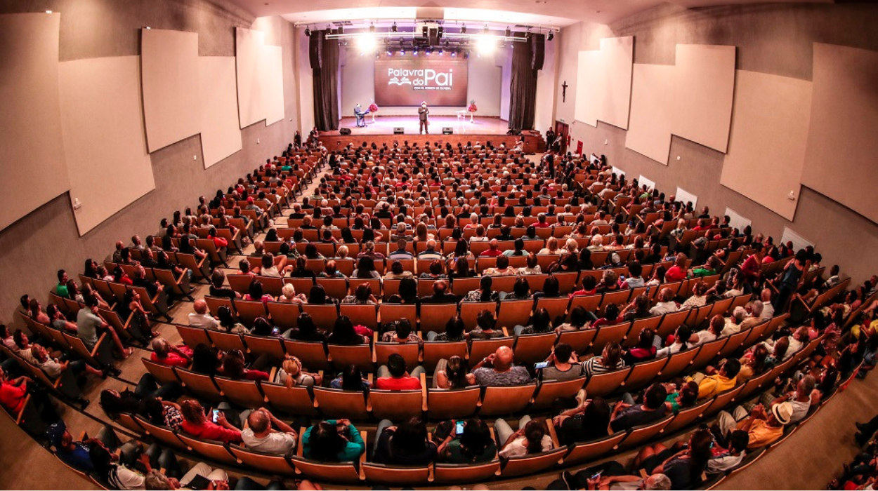 Cineteatro de Trindade ganha reforma e tem reinauguração com exposição sobre padre Jesus Flores