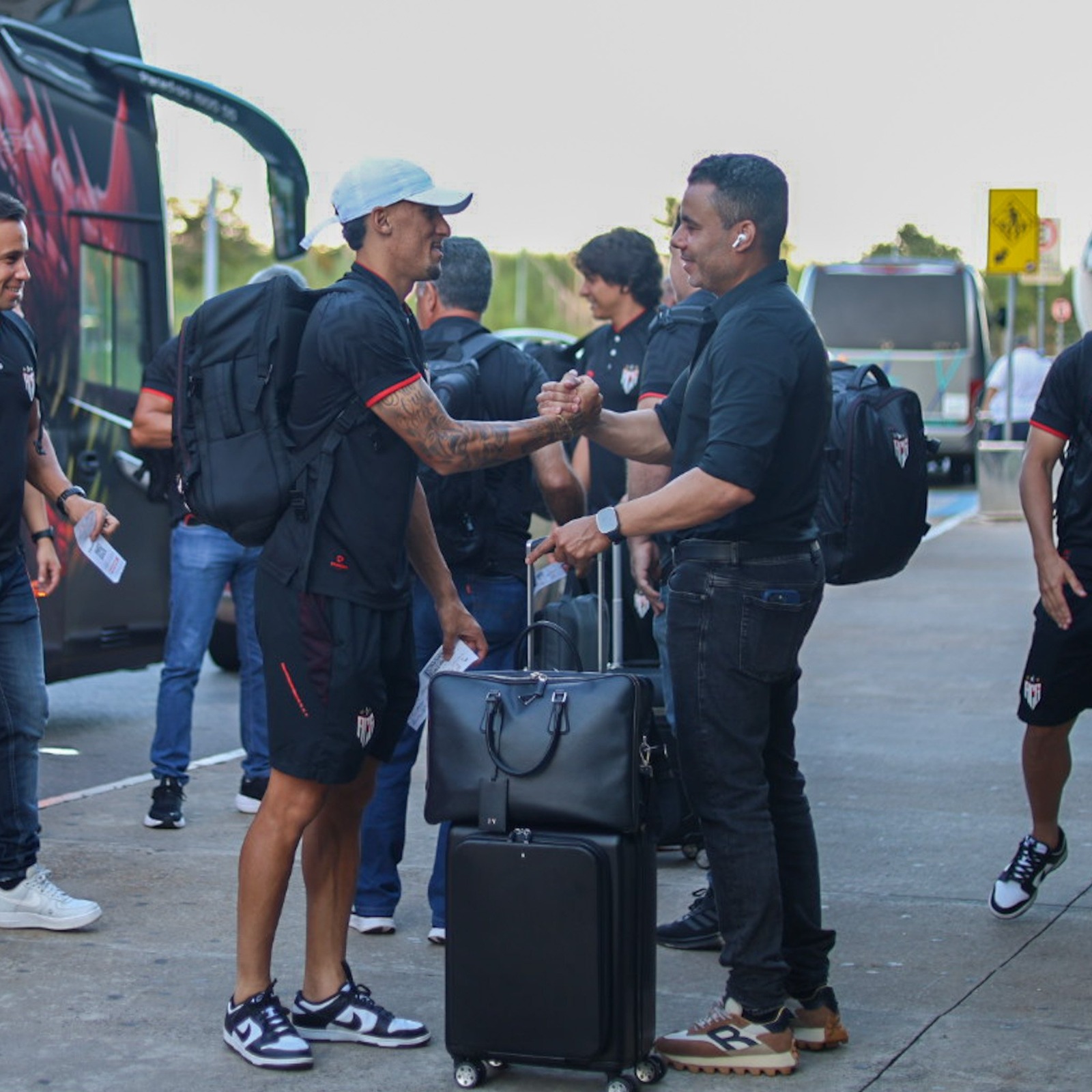 Após dois jogos, Atlético Goianiense tem retorno a Goiânia antecipado