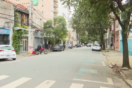 Rua Cônego Eugênio Leite, em Pinheiros, onde o assalto aconteceu - Reprodução/TV Globo