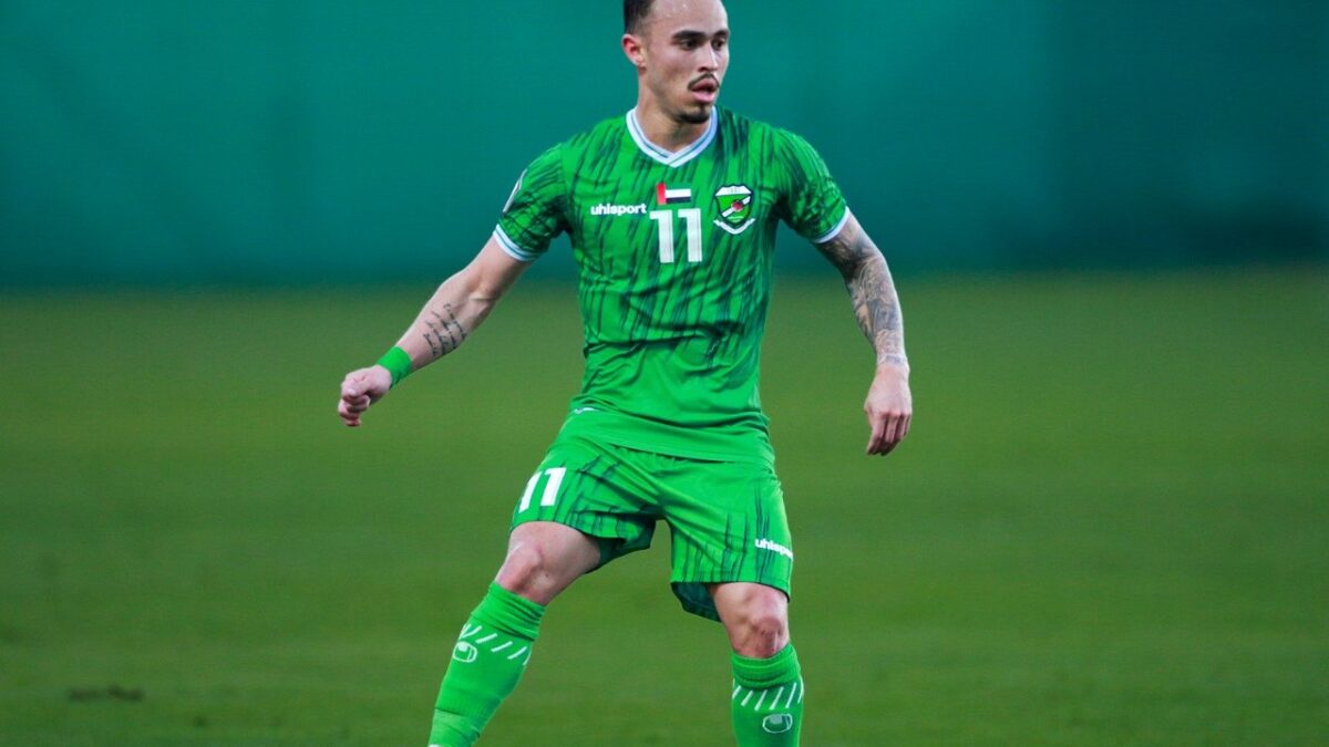 Erick Daniel atuando no Al Orooba