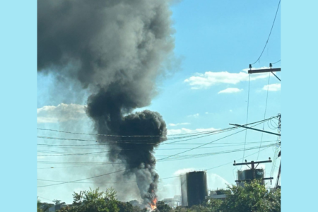 Incêndio aconteceu no polo petroquímico de Senador Canedo (Foto divulgação)