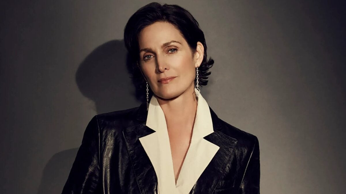 Carrie-Anne Moss está se juntando a Arnold Schwarzenegger na segunda temporada da série de comédia de ação “Fubar”. A atriz será uma ex-espiã da Alemanha Oriental – que tem uma história apaixonada com o agente da CIA encarnado por Schwarzenegger.