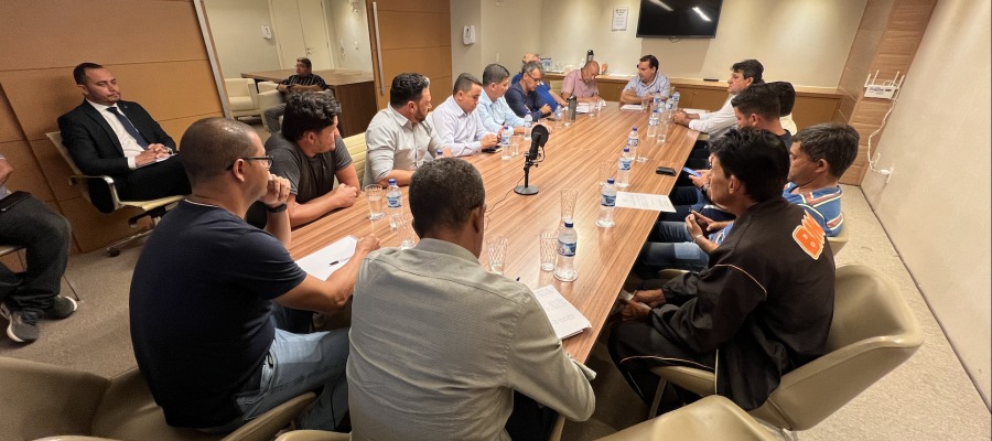 Diretores reunidos no Conselho Técnico