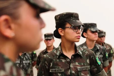 Mulheres poderão prestar serviço militar voluntário a partir de 2025 Decreto que trata do assunto foi publicado no Diário Oficial da União