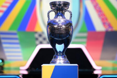 Troféu oficial da Eurocopa 2024