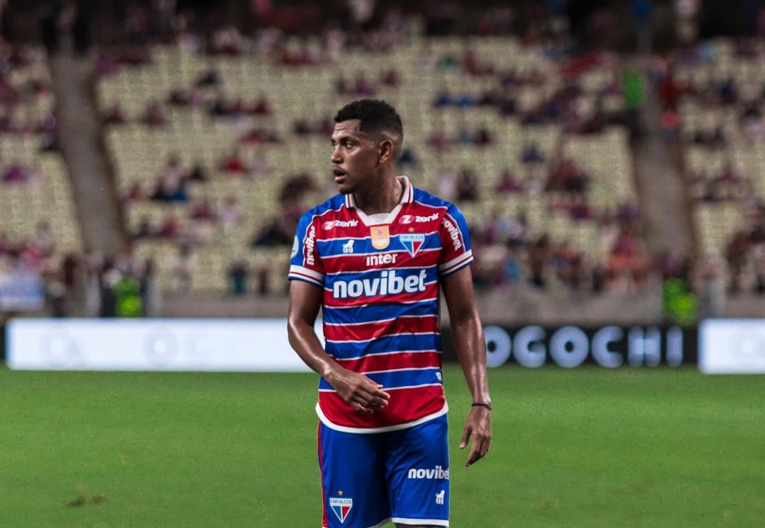 Goiás monitora zagueiro do Corinthians e atacante do Fortaleza, antes da abertura da janela de transferências