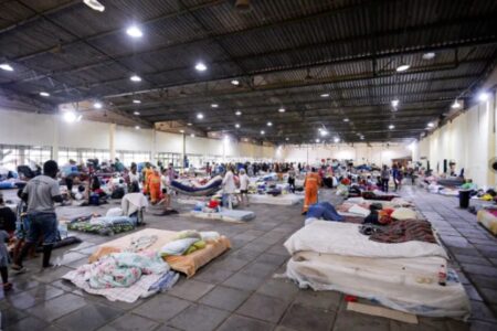 Abrigo humanitário no Rio Grande do Sul (Foto: Agência Brasil)