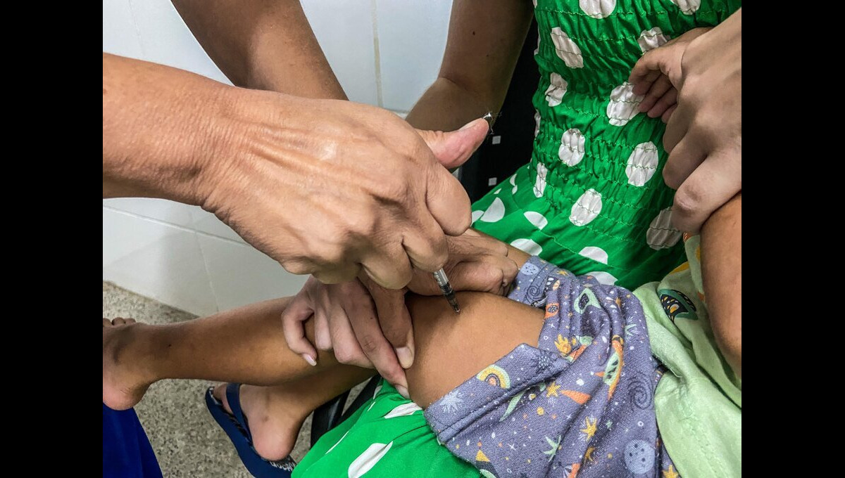 Surto de coqueluche na Ásia resulta em alerta por vacinação em Goiás