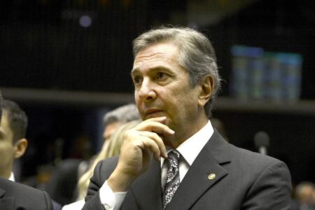 STF volta a adiar julgamento que pode levar Fernando Collor à prisão Pedido de vista foi feito pelo ministro Gilmar Mendes