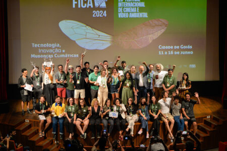 Cineastas recebem premiação no FICA 2024 (Foto Lucas Diener)