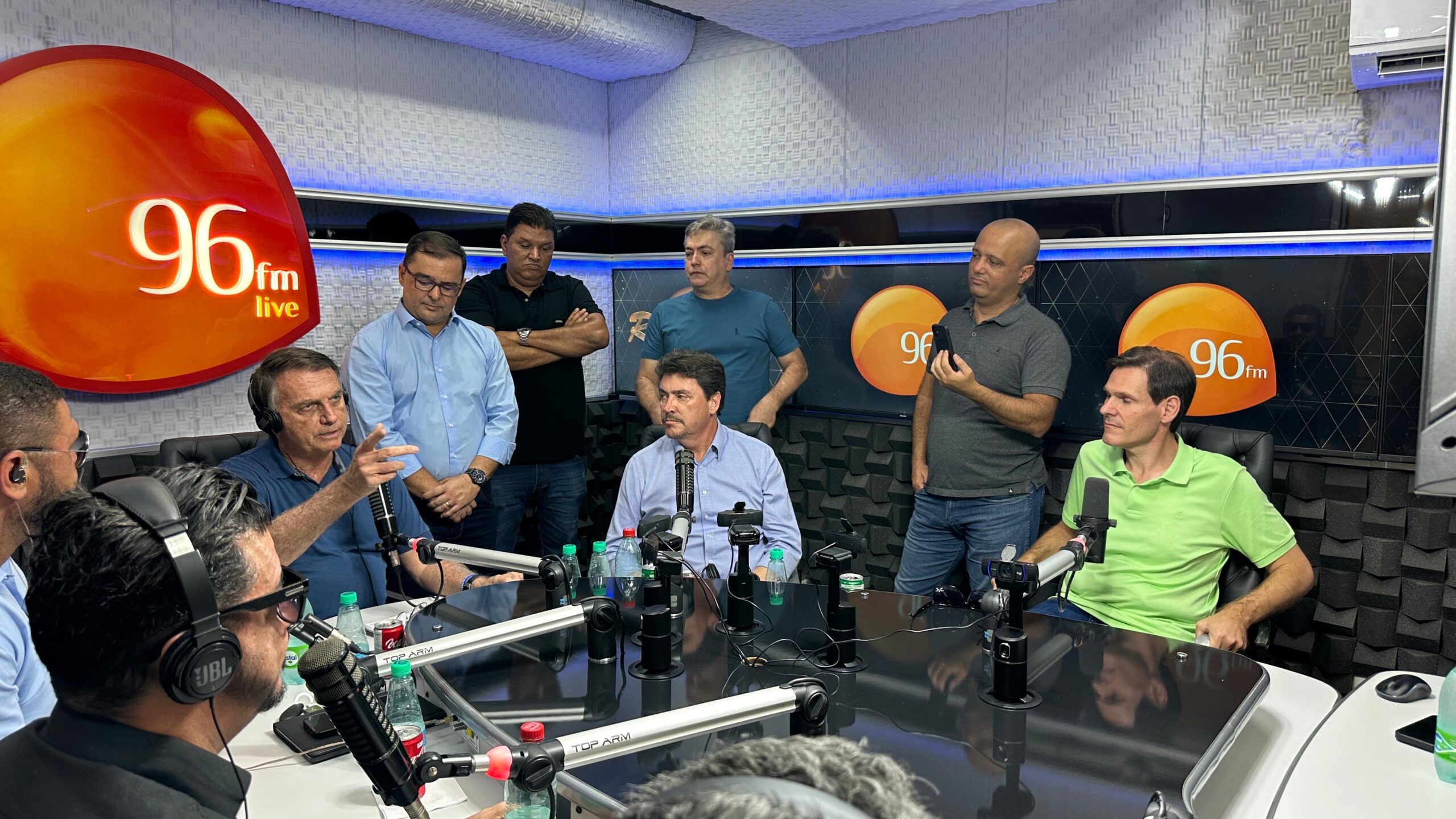 Bolsonaro diz que Brasil está bem atrás de Israel, em entrevista à rádio em Rio Verde