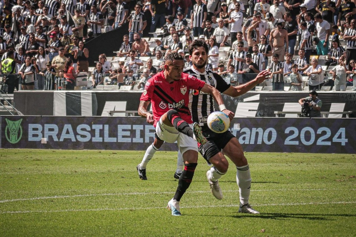 Atlético Goianiense sai na frente, mas fica no empate com o xará mineiro fora de casa e segue no Z4