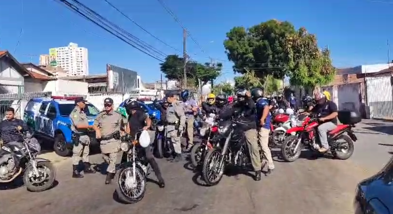 Vigilantes protestam contra soltura de motorista de Mercedes que atropelou colega em Goiânia