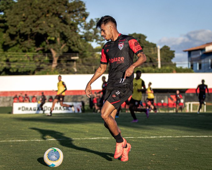 Gabriel Barros durante treinamento no CT do Dragão 2024