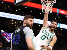 Mavs atropelam Celtics, evitam vexame e se mantêm vivos nas finais da NBA