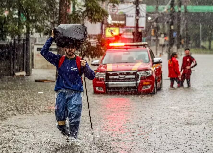 Chuvas e enchentes no Rio Grande do Sul atingiram ao menos 157 mil pessoas e causaram prejuízo de R$ 8 bilhões (Foto: Agência Brasil)