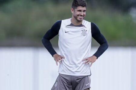 Pedro Raul treinando no Corinthians