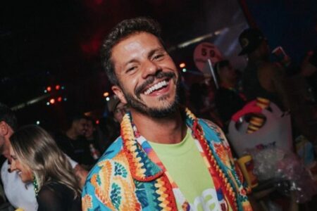 Grupo R2 divulgou uma nota após a notícia de acidente com Rick Emediato Fundador do Na Praia estava em helicóptero que caiu em Goiás