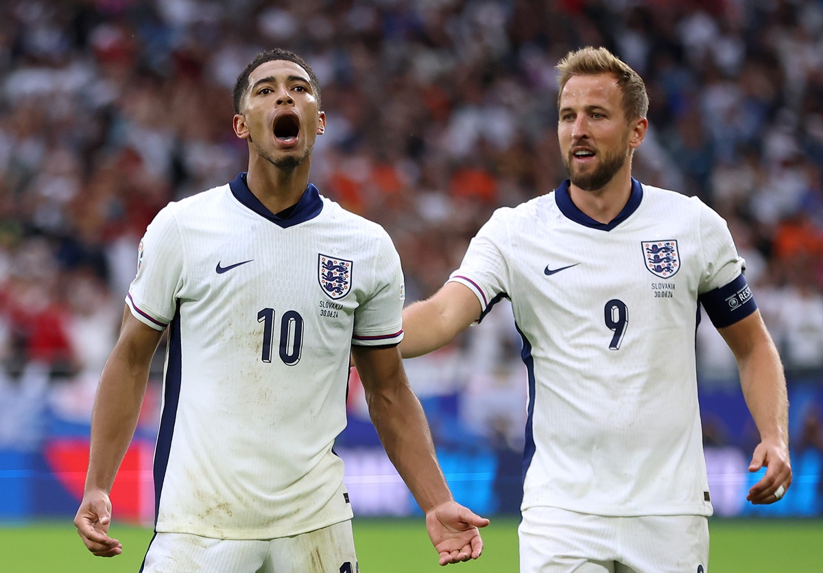 Bellingham faz golaço heroico, Inglaterra vira contra a Eslováquia e vai às quartas da Euro