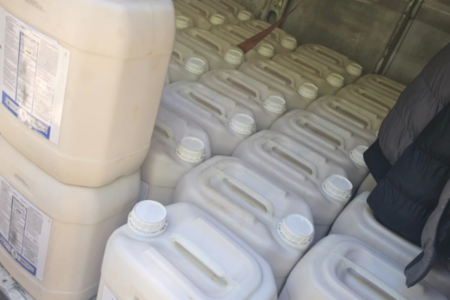 Defensivos agrícolas falsificados que a polícia apreendeu (Foto: Divulgação)