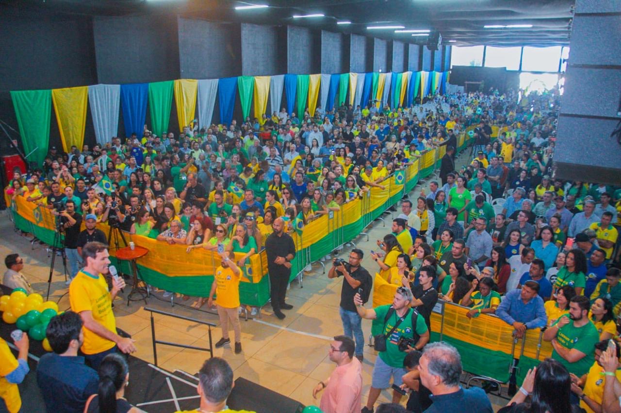 Em Rio Verde, Bolsonaro participa do lançamento da pré-candidatura de Lissauer a prefeito 