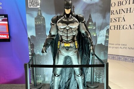 Réplica de Batman em tamanho real chega a Goiânia; saiba onde
