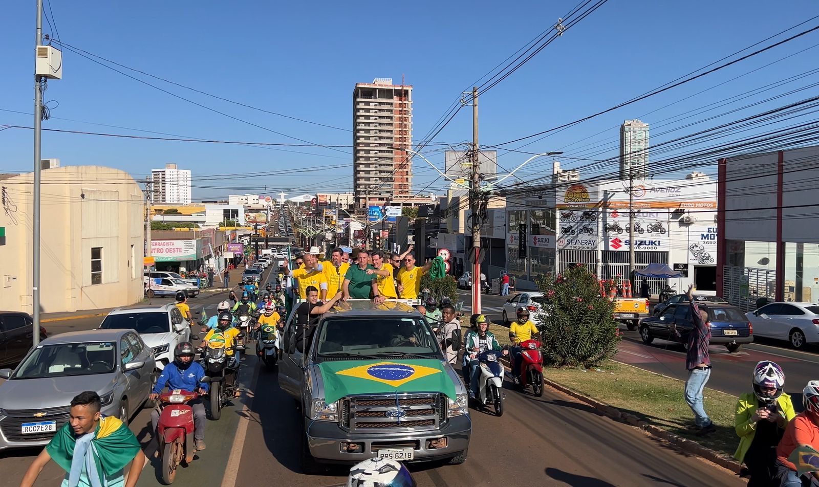 Bolsonaro participa de carreata em Rio Verde com Lissauer e Wilder