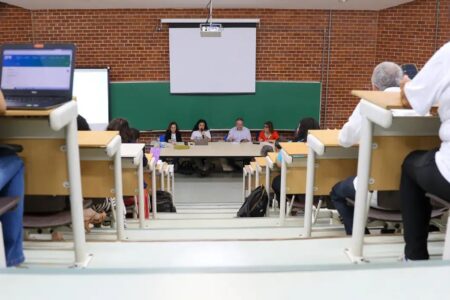 Professores de universidades e instituições federais encerram greve Termo de acordo será assinado no dia 26