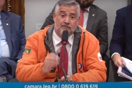 Pimenta chama bolsonaristas de covardes, cita 'rachadinha' e é cobrado em comissão na Câmara